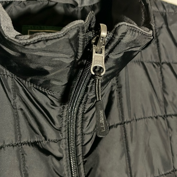 L.L. Bean black quilted puffer jacket Mens size Small - Picture 3 of 8